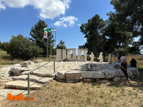 אנדרטה לזכר לוחמי חטיבת אלכסנדרוני
