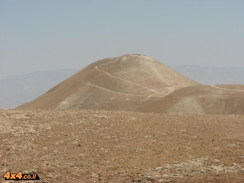 שטח 4X4 - מסלולי טיול - נקודה בשטח