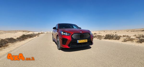 מבחן דרכים ב.מ.וו iX2 חשמלי BMW - כשאיקס גדול משתיים נמצא איי