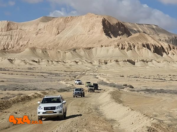 טיול ג'יפים במכתש רמון 