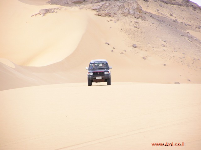 המדבר המערבי - יומן תמונות מן המסע של שנת 2004   