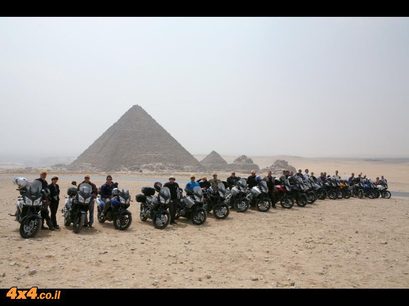 סוזוקי ויסטרום במסע למדבר המערבי של מצרים - צביקה יחזקאלי בערוץ 10